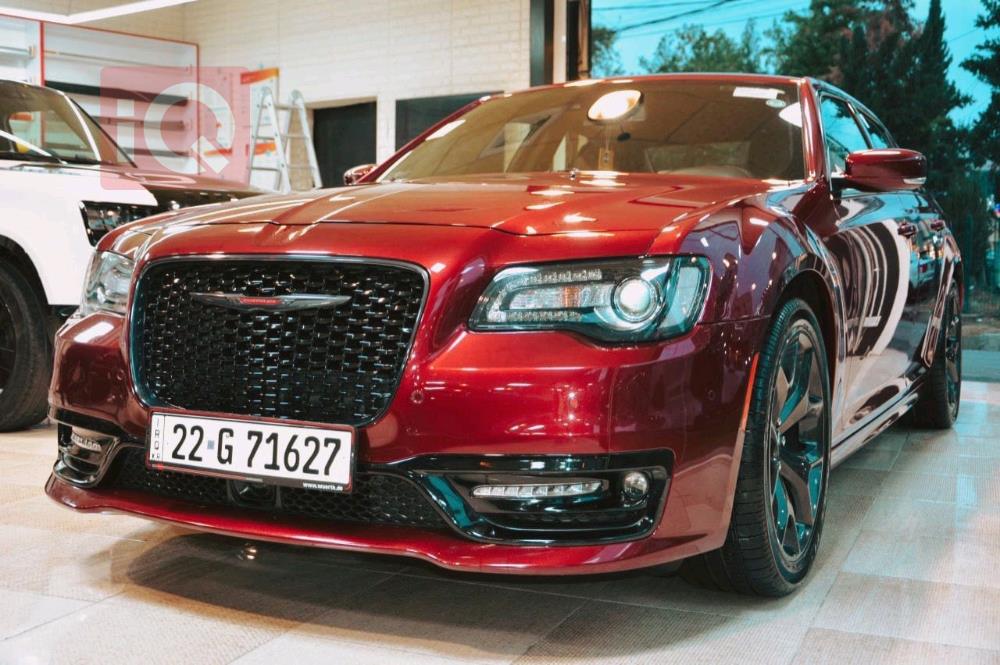 کرایسلەر 300